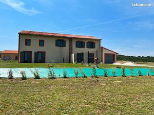 À louer maison T4 neuve  de standing avec jardin et garage