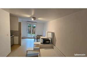 Studio avec jardin et parking privé