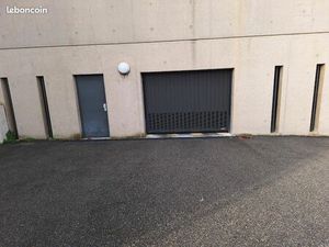 Garage / box à louer dans résidence sécurisée