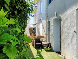 Maisonnette de ville meublée