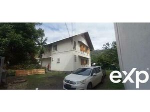 À Vendre Maison divisée en deux appartements duplex T3 ave