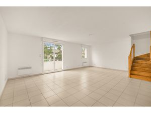 Appartement T4 RAMONVILLE + 2 Parkings et 1 cellier.