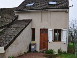 Jolie petite maison avec 2 chambres et une terrasse