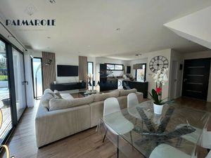 Perpignan maison de ville 3 faces 3 chambres garage piscine