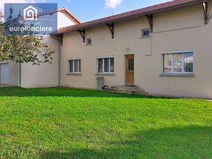 A 30 MINUTES DE SENS ET PROCHE AUTOROUTE