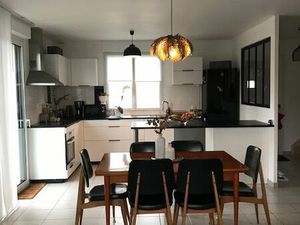 Maison familiale récente - 5 chambres  jardin 361 m²  proche écoles et commerces