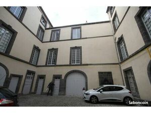 T3 – 67 m² + terrasse 25 m²+ réserve 10m² - rue du commerce à Riom