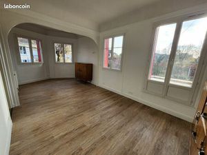 Grand T3 dans maison pavillonnaire sur jardin à Colombes