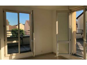 Location appartement  m² T-3 à Coulommiers  925 €