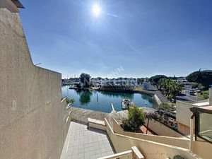Á VOIR PORT CAMARGUE Marina de type P3 59 m2 environ avec solarium