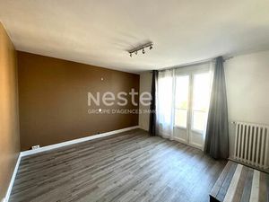 Proche RER A - 2 pièces avec balcon et box