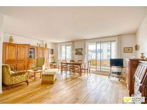 Le Chesnay Redingote Appartement 6 pièces de 123 m² situé au 1er étage avec ascenseur  ter