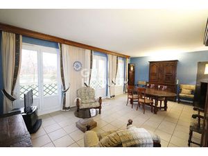 TOURS 8 MINUTES DES HALLES A PIED