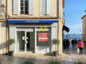 MURS COMMERCIAUX LIBRES CENTRE VILLE SAINT-RAPHAËL