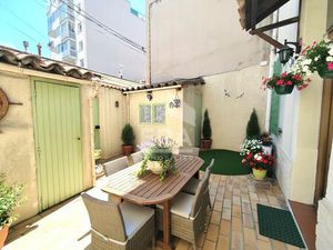 Maison de ville individuelle - 4 pièces + extérieur