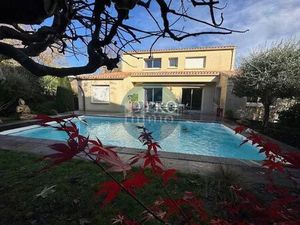 Nantes – Saint-Jacques / Sèvre : Spacieuse maison familiale de 230 m²