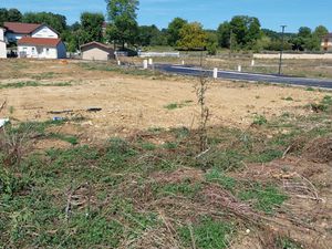 A vendre à Villereversure Terrain constructible et viabilisé