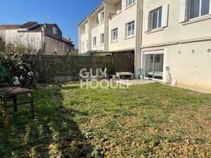Maison de 2 chambres + studio indépendant  avec jardin
