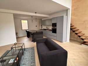 Maison rénovée avec terrasse  garage et dépendance – Bordeaux Chartrons