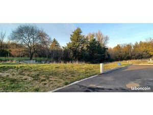 Terrain 601 m² Lemps