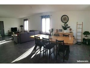 T3  81m2 avec terrasse et 2 stationnements