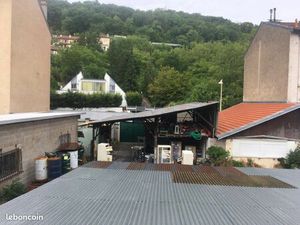 Loue grand terrain commercial avec hangars fermés et boxs Nancy