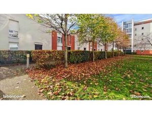 Studio lumineux avec terrasse – Mairie d’Aubervilliers