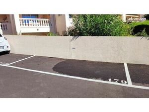 Place de parking extérieure dans résidence fermée Le Tivoli des Fleurs Cannes la Bocca