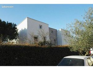 F3 Vide 1er étage dans résidence résente