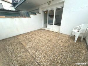 Studio cabine en rdc avec extérieur