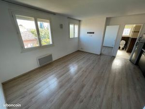 St Raphael Centre - Beau 2P  Calme  tout à pieds