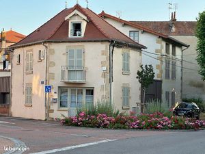 Maison de ville centre de charlieu rénovée