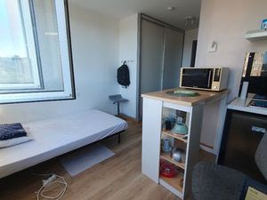 Studio toutes charges comprises