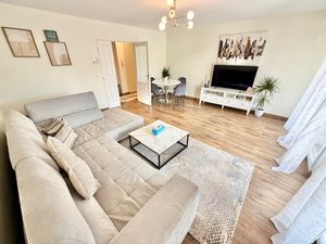 FERNEY VOLTAIRE ; T5 (4 CHAMBRES). 2 SALLES D'EAU  BALCON  G