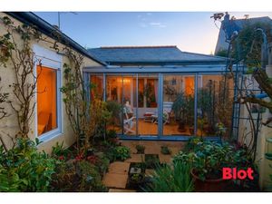 Maison T5 de plein pied  Garage