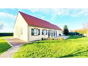 Plain-pied  sans vis-à-vis  double garage