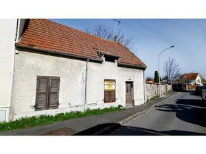 Maison trois pièces à rénover