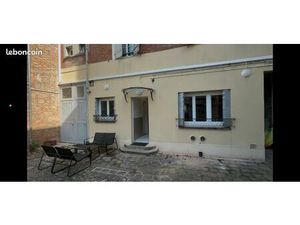 Studio Meublé avec Cour et Jardin commun – Hyper-centre de Fontainebleau