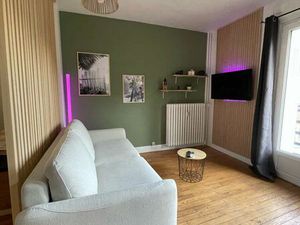 Superbe studio meublé rénové en centre-ville