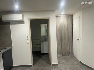 F1 climatisé Rdc/ état neuf / cadre agréable