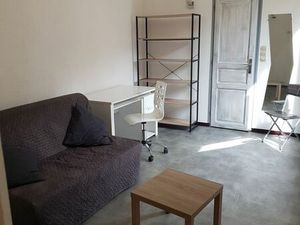 F1 sympa meublé- Reims centre- Bus et tram- étudiant