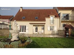 Loue maison - 170m² - plein centre-ville d’Etampes