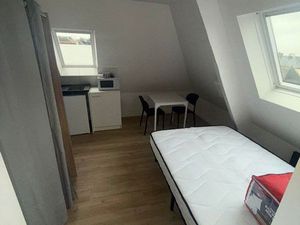 À Louer – Appartement meublé et rénové  lumineux et situé centre de Saint-Méen-le-Grand