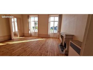 Grand appartement de caractère plein centre de Vannes 56