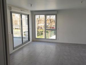 T3 recent cenon la morlette aux pieds du tram