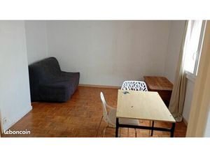 Location studio à 2 pas du métro Baille