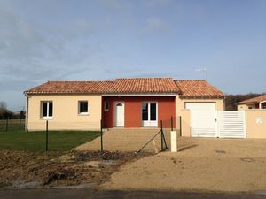 Location Maison 3 pièces 104m² FLEURE 86340