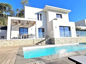 Location meublée maison 5 pièces 140 m² à Vence (06140)  5 500 €