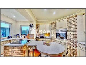 Maison familiale 6 chambres  terrain 11 ares  double garage  2 appart. possibles  sous-sol