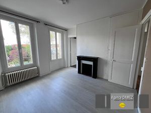 DOURDAN - Appartement 3 pièces - 1er étage - proche gare